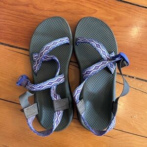 Chacos Women Size 10 Blue Patterned Athletic Sandals
